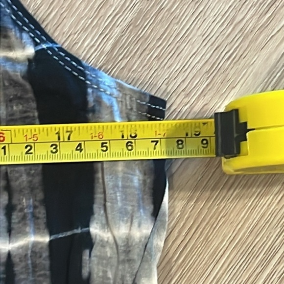 Olivia Rea Women’s Cropped Tank Top Large Grey & White Tie Dye Bohemian Festival - Picture 10 of 12